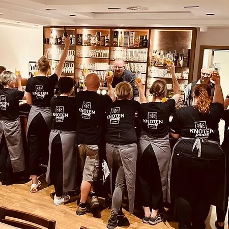 Knotenpunkt 3* مبن